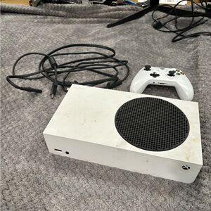 Xbox Series S + Controller + Cables